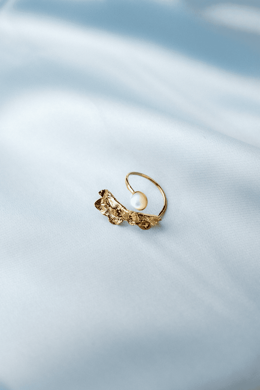 Image de couverture pour la création :LÉONTINE